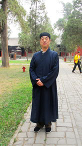 在中岳庙，道长为我当导游